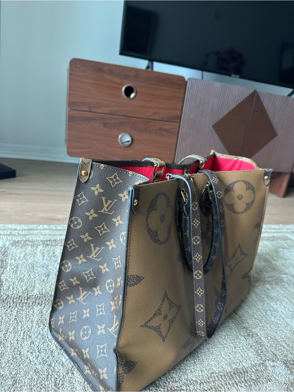 Louis Vuitton Large on the go Bag - Picture 4 of 4